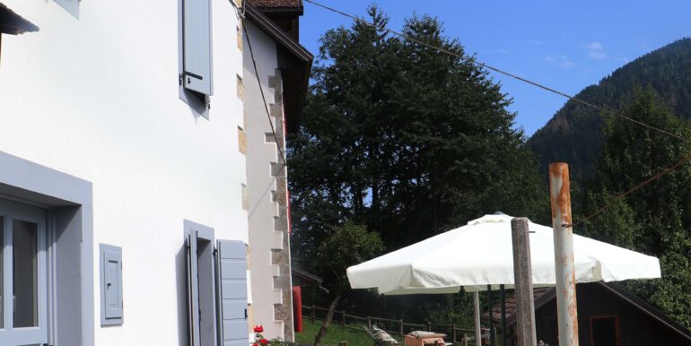 Elegante casa di montagna con vista panoramica a Ravascletto